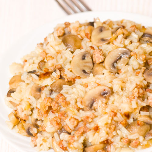 RestaurantDemo/menisto_38245203-Rice-with-minced-meat-and-mushrooms.jpg