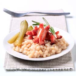 RestaurantDemo/menisto_4151425-White-bean-salad-with-sausages.jpg