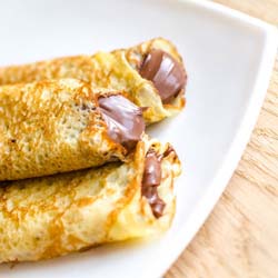 RestaurantDemo/menisto_42918907-Crepes-with-chocolate-cream.jpg